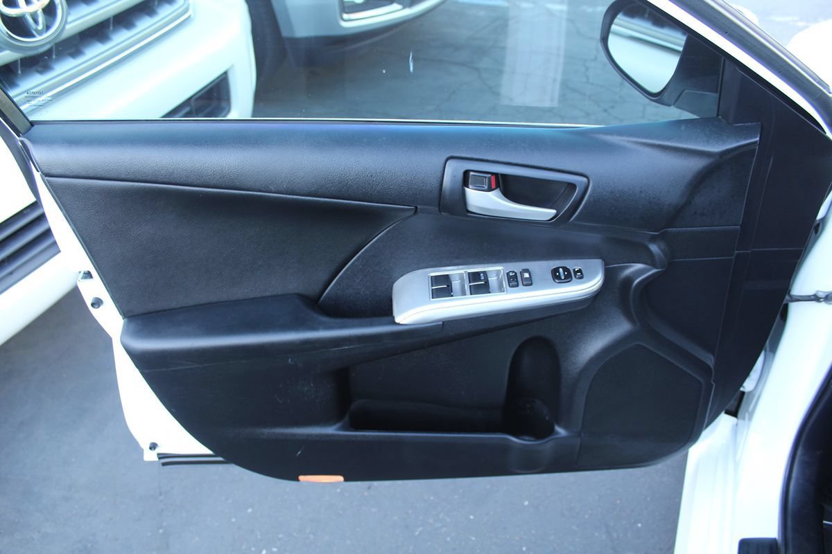 Used 2014 Toyota Camry SE FWD image 15