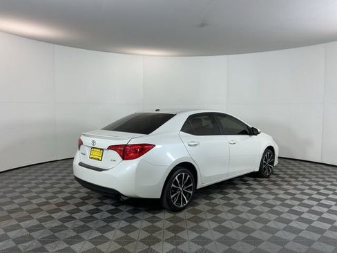 Used 2017 Toyota Corolla XSE image 5