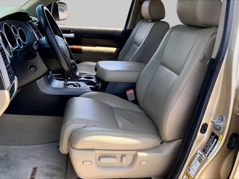 Used 2010 Toyota Tundra Limited RWD image 7