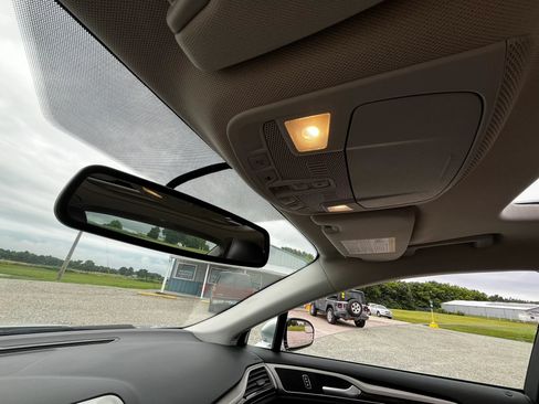 Used 2015 Ford Fusion SE w/ Equipment Group 202A FWD image 21