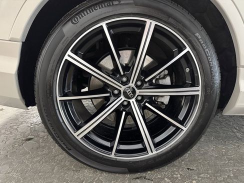 Used 2024 Audi Q7 3.0T Prestige image 30