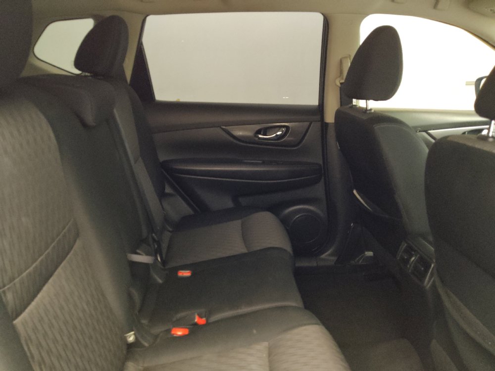 Used 2017 Nissan Rogue S FWD image 19