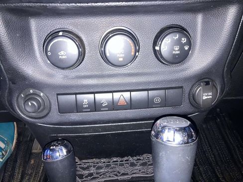 Used 2012 Jeep Wrangler Unlimited Sahara w/ Connectivity Group image 22