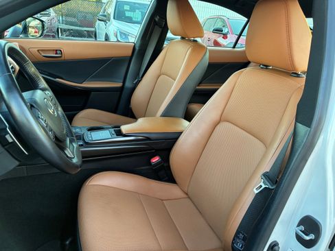 Used 2023 Lexus IS 300 AWD w/ Premium Package image 4