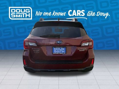 Used 2017 Subaru Outback 2.5i Limited image 3