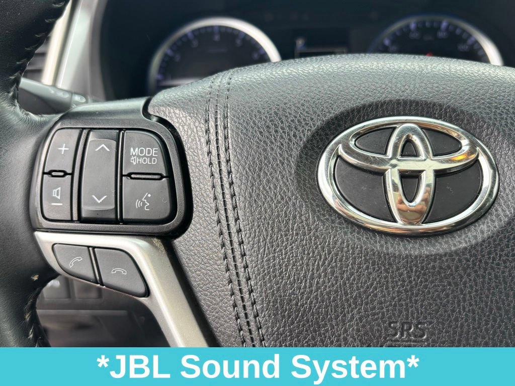 Used 2019 Toyota Highlander Limited w/ Carpet Mat Package (TMS) AWD/4WD image 22