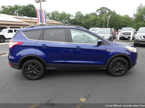 Used 2016 Ford Escape SE w/ Equipment Group 201A AWD/4WD image 4
