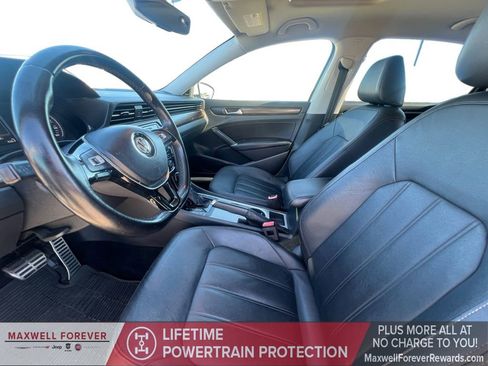 Used 2020 Volkswagen Passat 2.0T SEL image 19