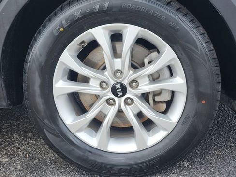 Used 2020 Kia Telluride LX image 9