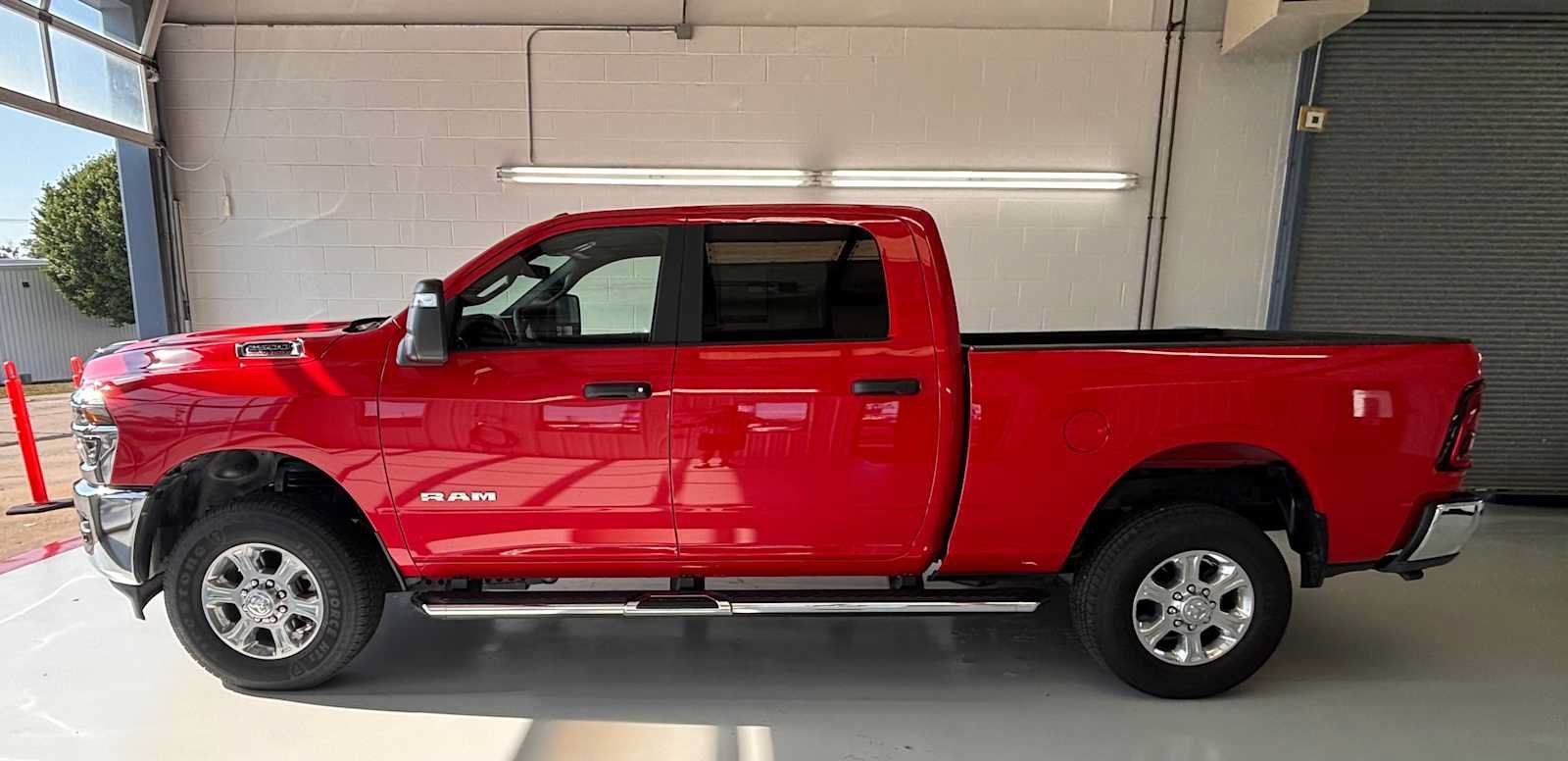 Used 2026 RAM 2500 Big Horn AWD/4WD image 1