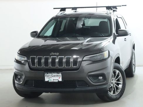 Used 2019 Jeep Cherokee Latitude Plus w/ Cold Weather Group image 3