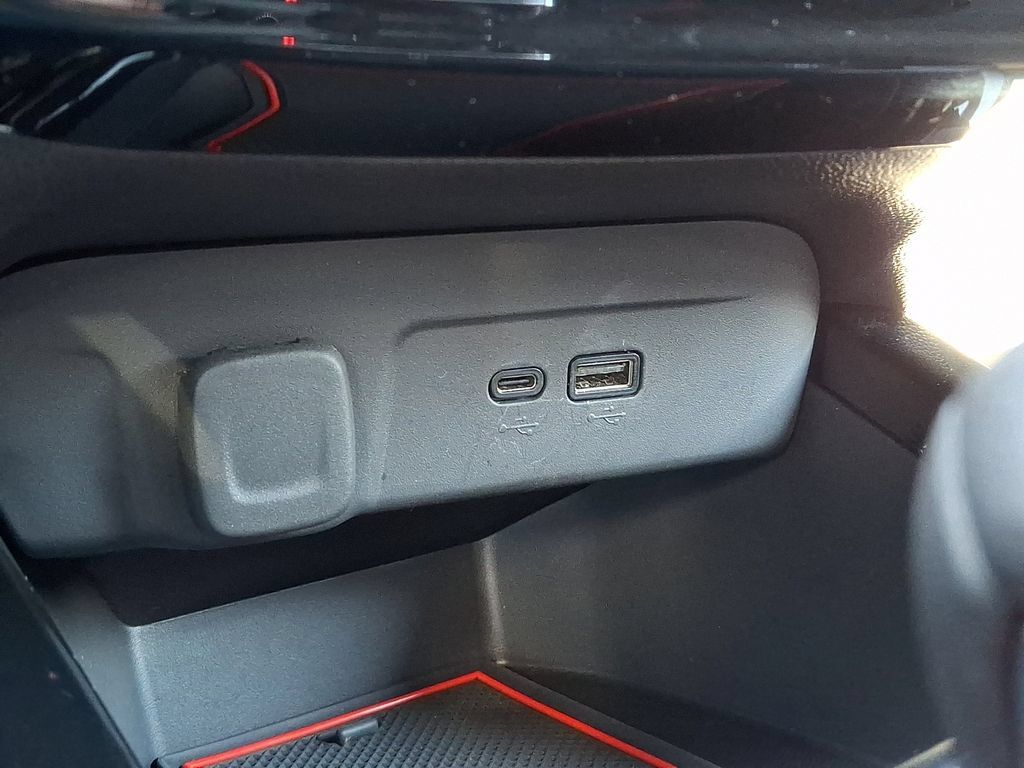 Used 2024 Chevrolet Trax RS w/ Driver Confidence Package FWD image 24
