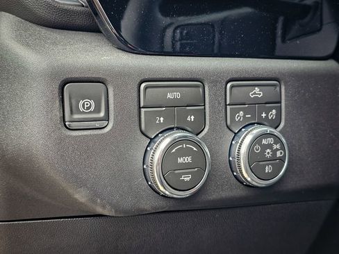 New 2026 GMC Sierra 1500 Elevation image 13