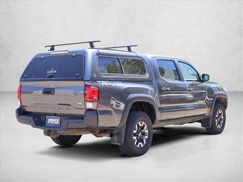 Used 2019 Toyota Tacoma TRD Off-Road AWD/4WD image 5