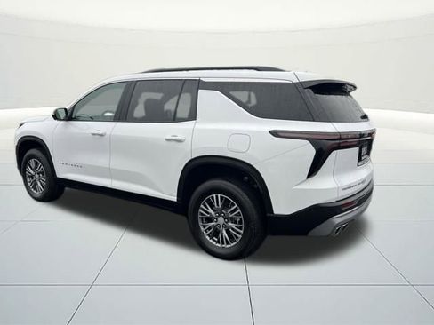 Certified 2024 Chevrolet Traverse LT image 3