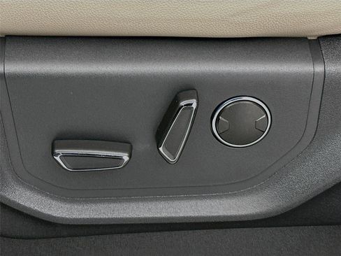 Used 2024 Ford Expedition Max Limited image 19