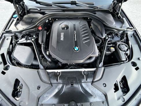 Used 2017 BMW 540i xDrive image 18