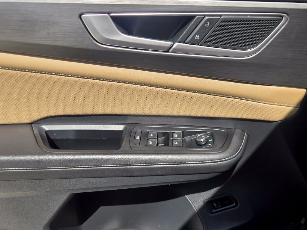 Certified 2024 Volkswagen Atlas Cross Sport SE FWD image 26
