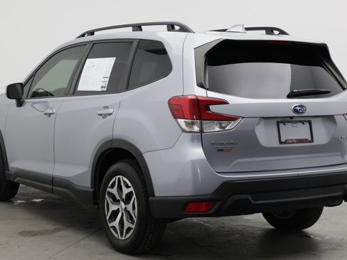Used 2023 Subaru Forester Premium AWD/4WD image 6
