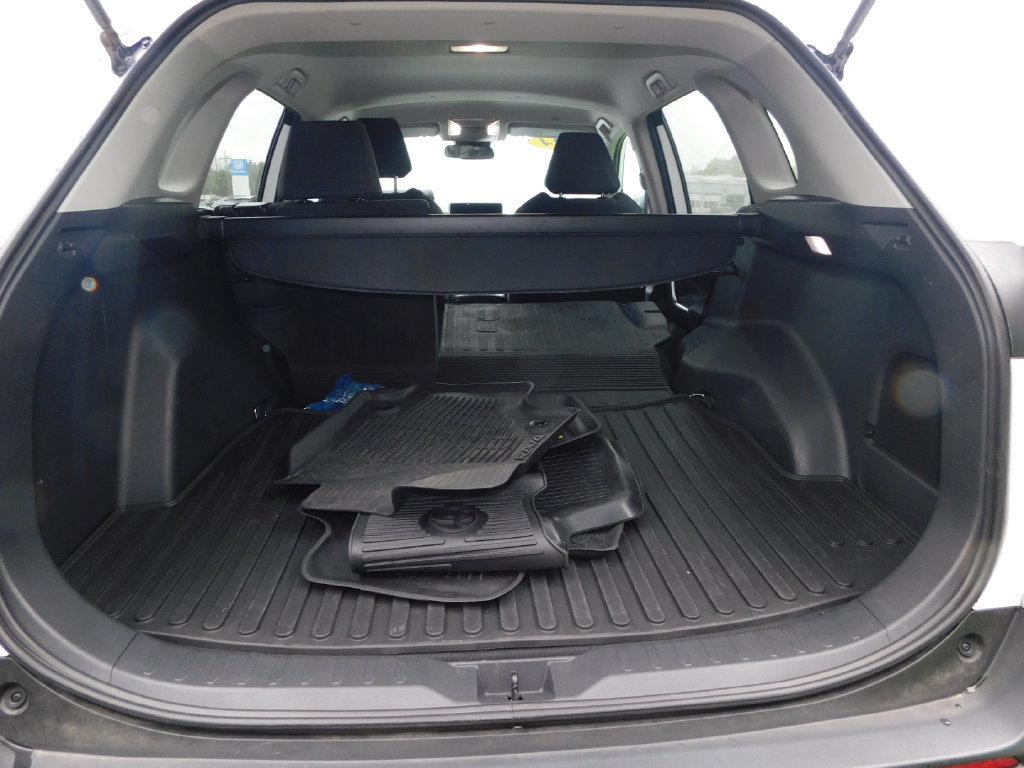 Used 2024 Toyota RAV4 LE AWD/4WD image 21