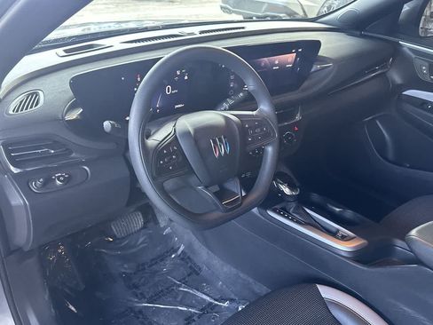Used 2025 Buick Envista Sport Touring w/ Advanced Safety Package FWD image 13