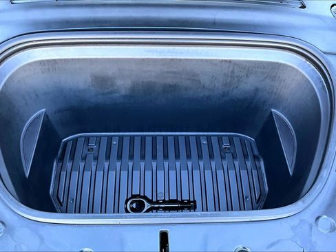 Used 2021 Tesla Model Y Long Range image 32