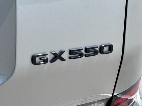 Used 2024 Lexus GX 550 w/ Accessory Package (Z1) AWD/4WD image 34