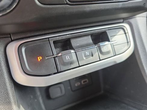 Certified 2023 GMC Acadia SLE w/ Driver Convenience Package FWD image 23