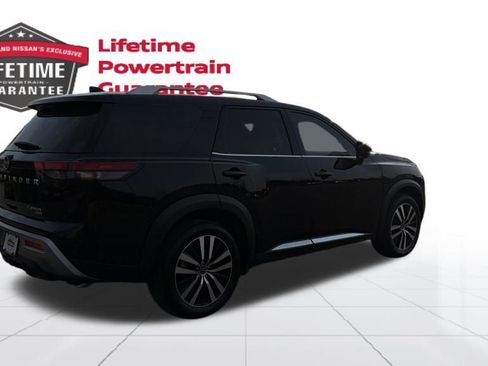Certified 2025 Nissan Pathfinder Platinum image 7