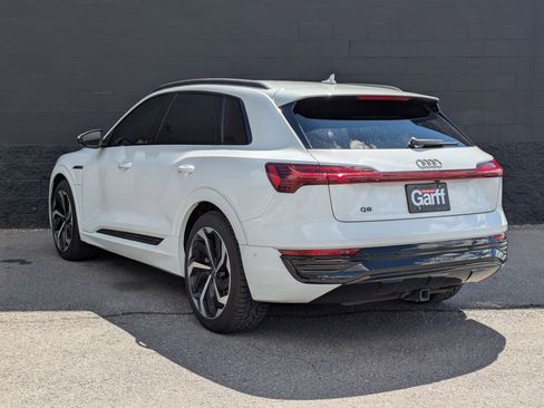 Used 2024 Audi Q8 e-tron Prestige w/ Prestige Package image 7