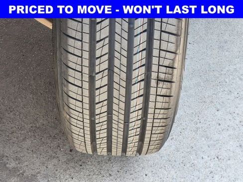 Used 2025 Ford Maverick XLT w/ Equipment Group 302A AWD/4WD image 18