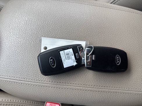 Used 2014 Kia Sorento EX w/ EX V6 Touring Package AWD/4WD image 9