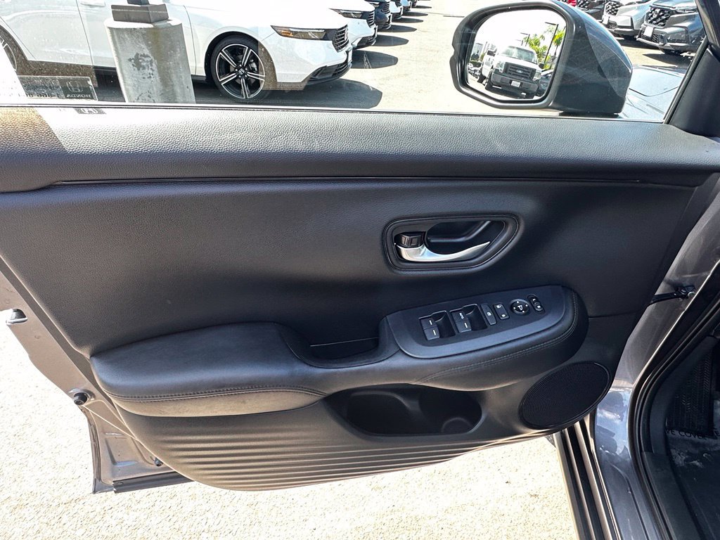 Certified 2025 Honda HR-V LX image 22