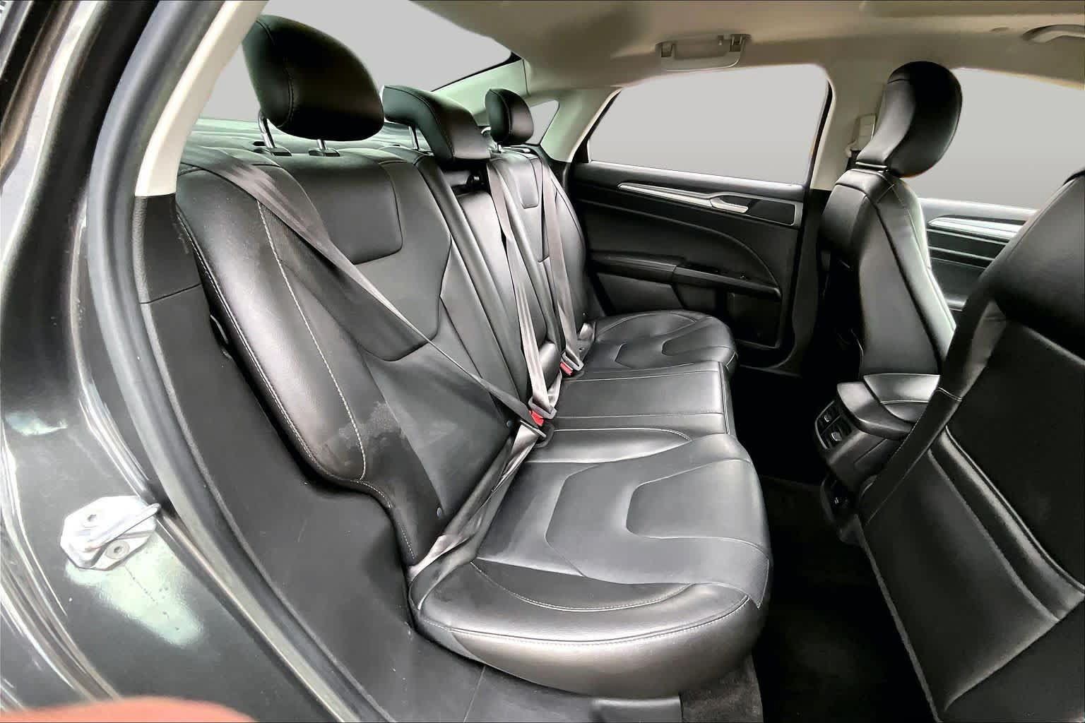 Used 2015 Ford Fusion Titanium FWD image 20