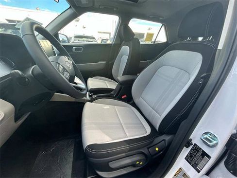 New 2025 Hyundai Venue SEL image 8