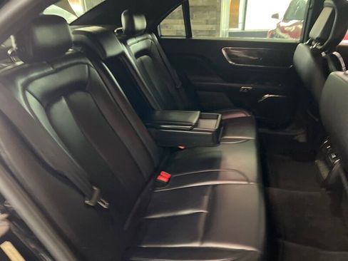 Used 2017 Lincoln Continental Premiere image 24