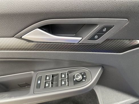 Used 2023 Volkswagen Golf R image 14