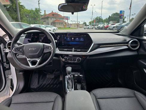 Used 2024 Chevrolet Trax ACTIV FWD image 25
