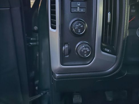 Used 2015 GMC Sierra 1500 SLE w/ SLE Value Package image 28