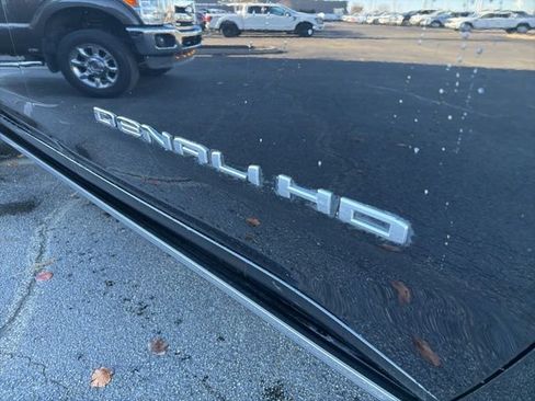 Used 2024 GMC Sierra 2500 Denali w/ Denali Reserve Package image 8