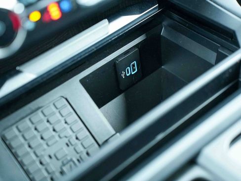 Used 2025 Ford F250 Platinum image 32