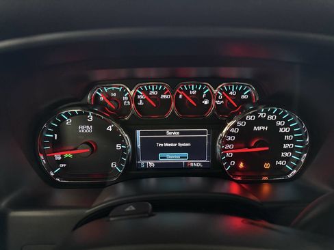 Used 2018 Chevrolet Silverado 1500 LT w/ LT Eassist Package image 25