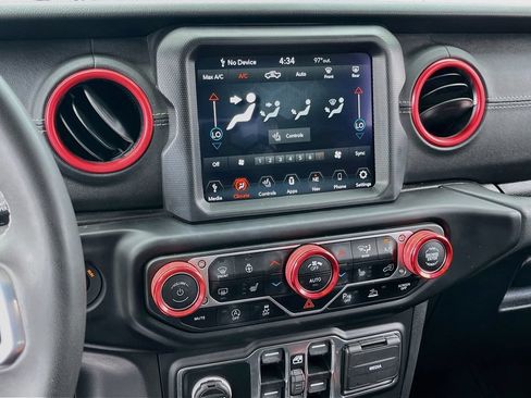 Used 2023 Jeep Gladiator Overland w/ LED Lighting Group AWD/4WD image 16