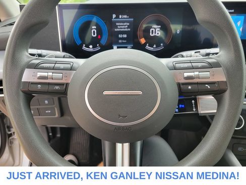 Used 2025 Hyundai Sonata SEL FWD image 12