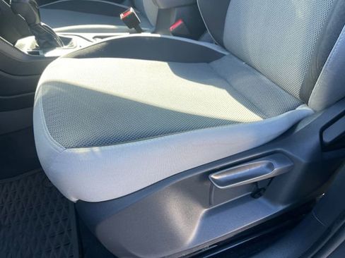 Used 2022 Volkswagen Taos S image 17