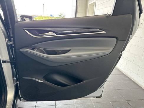 Used 2020 Buick Enclave Essence AWD/4WD image 50