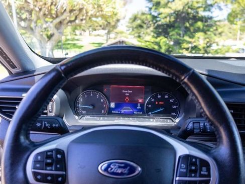 Used 2021 Ford Explorer Limited w/ Equipment Group 301A image 38