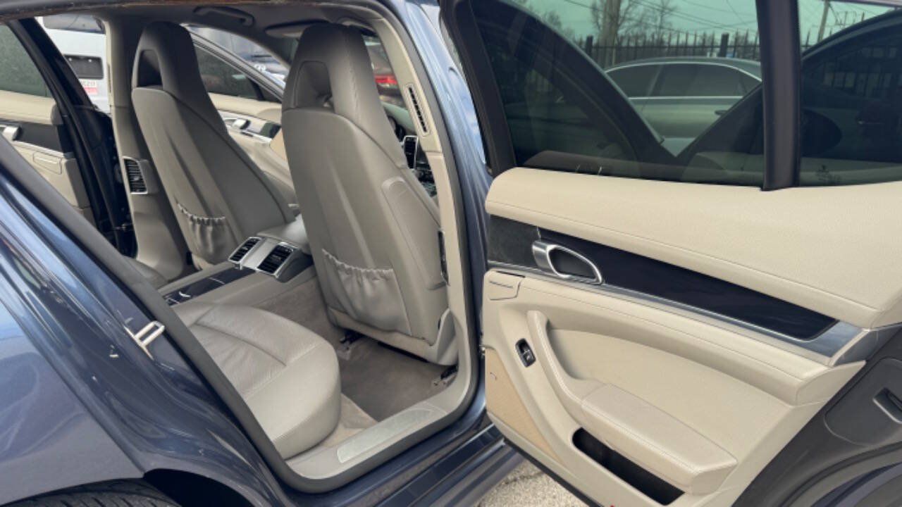 Used 2011 Porsche Panamera RWD image 17
