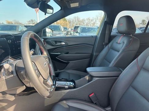 Certified 2024 Chevrolet Trax RS w/ Driver Confidence Package image 12