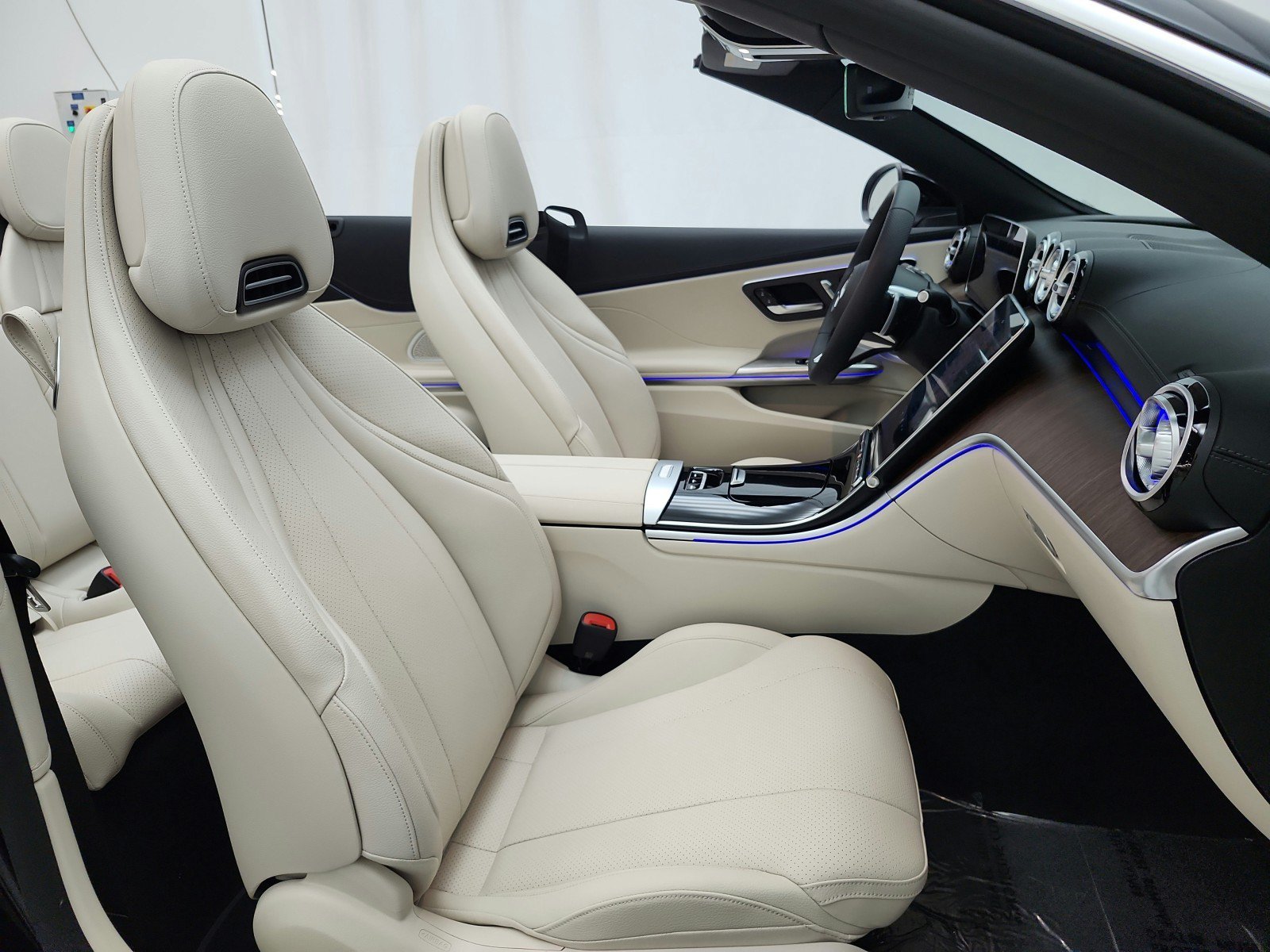 New 2027 Mercedes-Benz CLE 450 4MATIC Cabriolet image 14